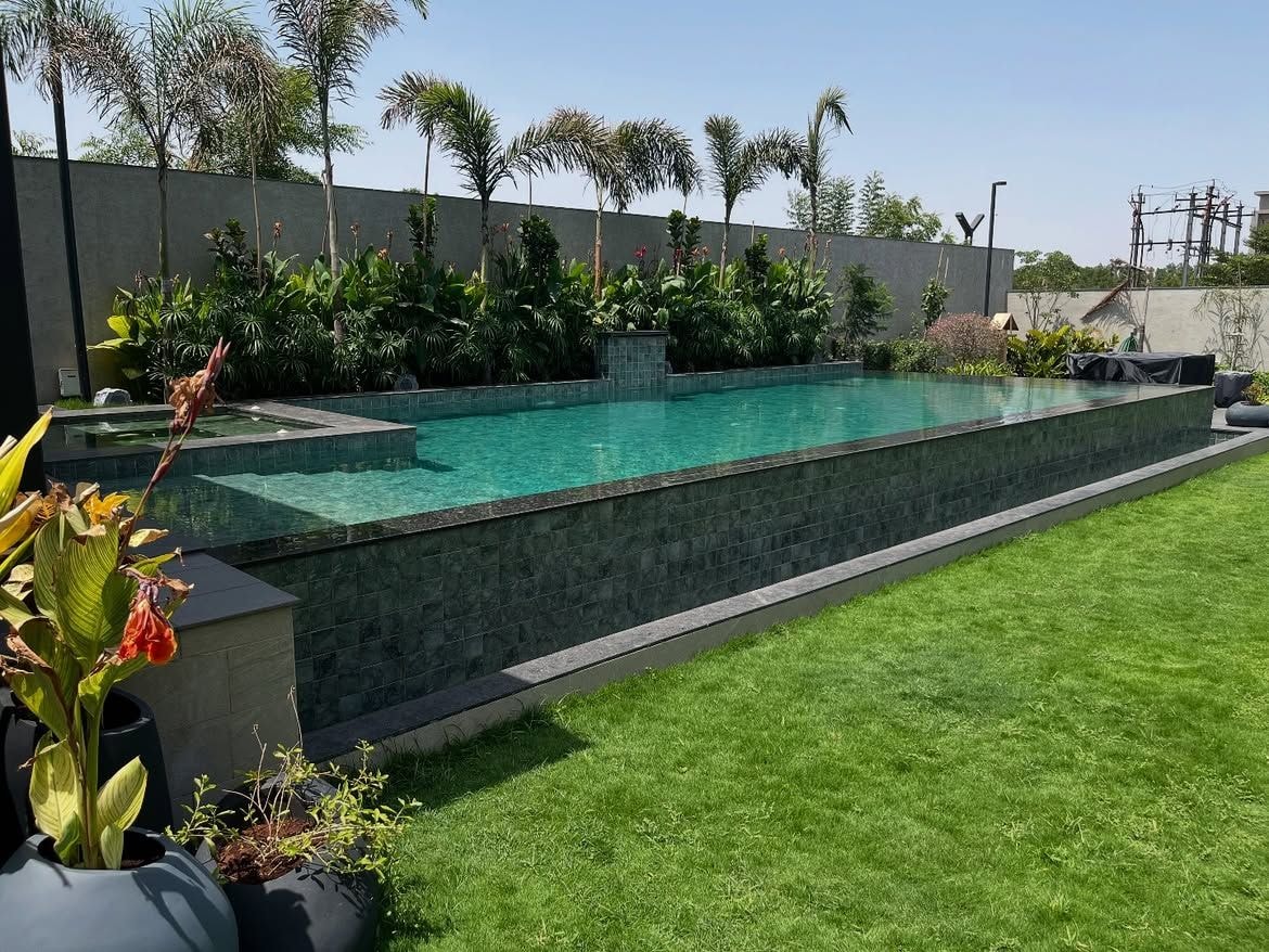 Infinity Edge Pool, Gandhidham