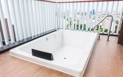 Water massage system (Jacuzzi)